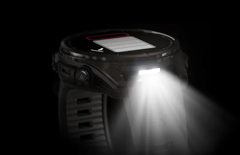 Garmin Fenix 8 43 mm Amoled Safirglas Gr DLC-titan med svart/stengrtt silikonarmband 010-02903-21
