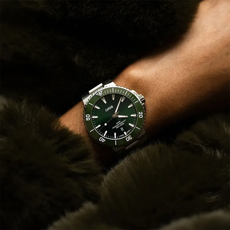 Oris Aquis Date 01 733 7789 4157-07 8 23 04PEB