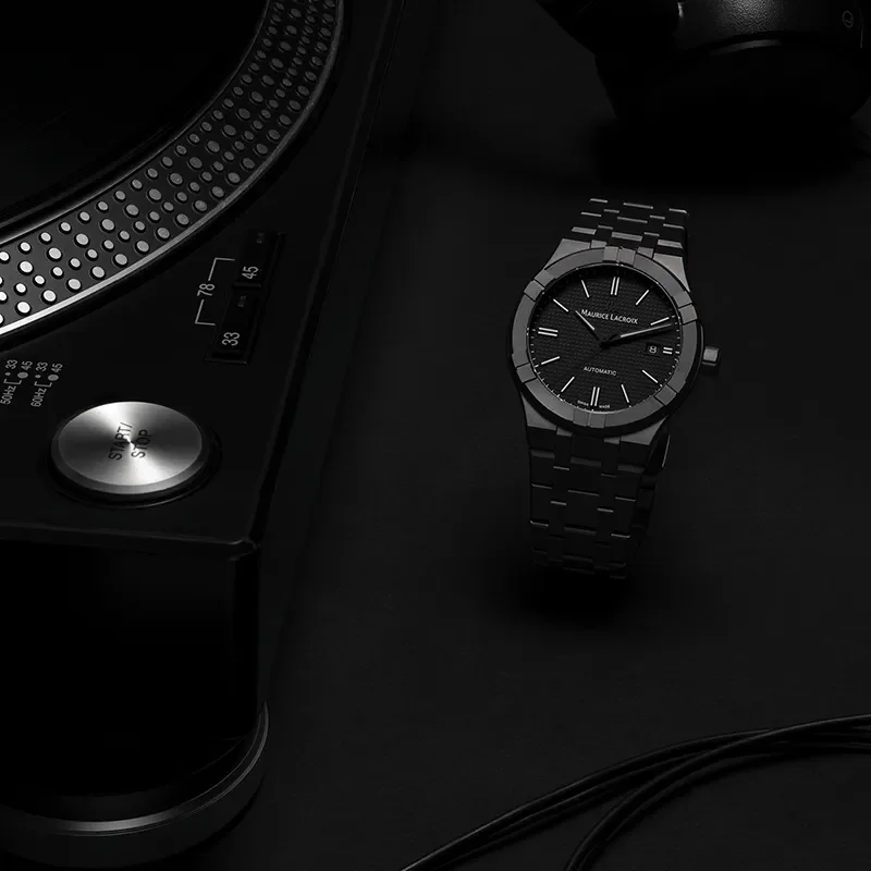 Maurice Lacroix Aikon Ceramic AI6008-CRM22-330-2