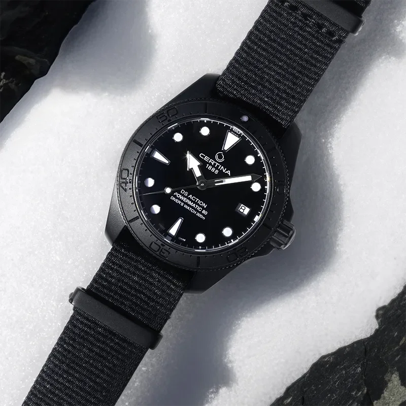 DS Action 38mm Mechanical, automatic winding
80 h Power Reserve
Nivachron
ETA
Swiss Made Diver's watch 300m according to ISO 6425:2018 - C048.807.38.051.00 