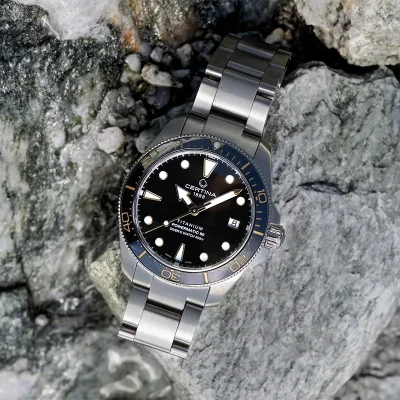 DS Action 38mm Mechanical, automatic winding
80 h Power Reserve
Nivachron
ETA
Swiss Made Diver's watch 300m according to ISO 6425:2018 - C048.807.44.051.00 
