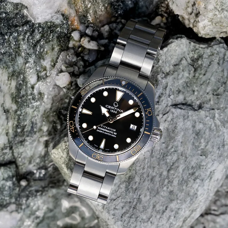 DS Action 38mm Mechanical, automatic winding
80 h Power Reserve
Nivachron
ETA
Swiss Made Diver's watch 300m according to ISO 6425:2018 - C048.807.44.051.00 