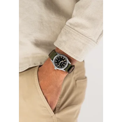 Hamilton H69401930 &ndash; t�ligt quartz-armbandsur med safirglas