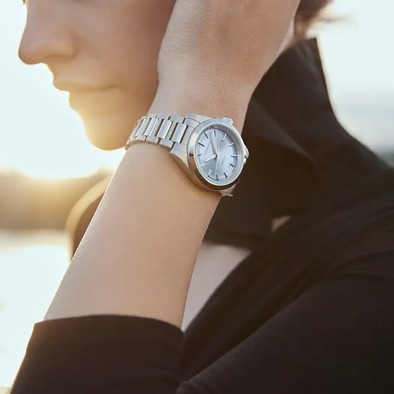 Longines Conquest 34mm Dam L3.430.4.92.6