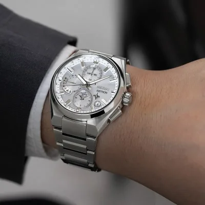 SEIKO Astron GPS Solar 5X Dual-Time Chronograph i Silvervitt SSH159J1 26 sep 24